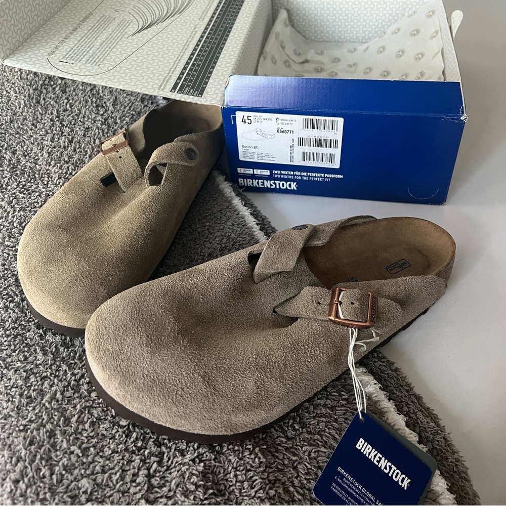 NWT Men’s Boston Birkenstock Clogs